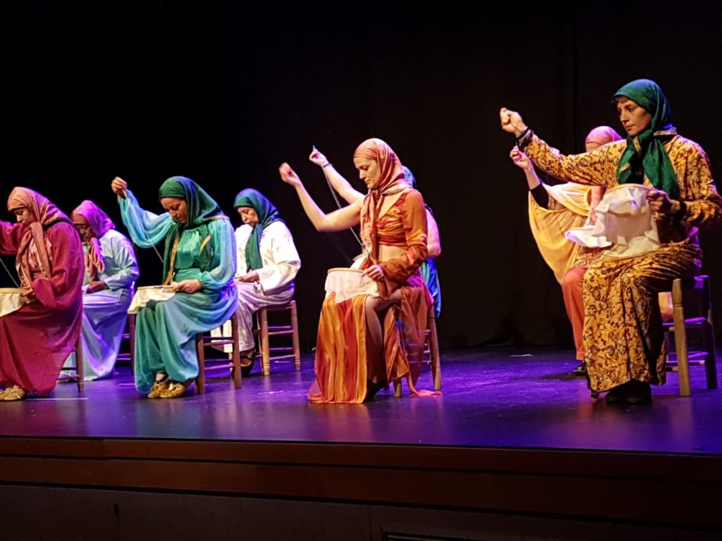 El grupo de teatro Yeses, integrado por mujeres de la cárcel de Alcalá Meco, en escena
